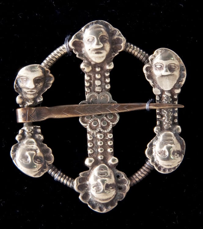 Brooch with outer ring made of heavy coiled wire - Norwegian Metalworking