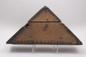 Triangular box to hold woman's headdress front - Decorative Woodcarving