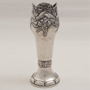 Vase with hammered body, with intertwined tendrils and birds