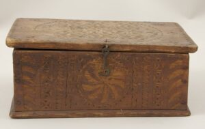 Needlework box with flat hinged cover with pegged corners front - Decorative Woodcarving