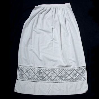White linen apron is shirred onto a narrow waistband without ties - Textiles