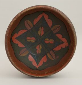 Shallow pedestaled bowl with inscription on inner rim - Rosemaling & Decorative Painting