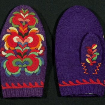 Mittens knit with wool and are embroidered with Hallingdal-style