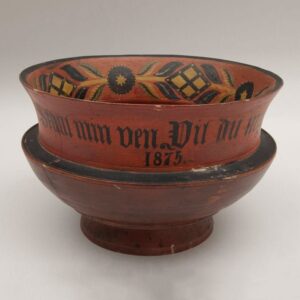 Turned wooden bowl. Inscription on outer rim - Rosemaling
