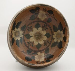 Low bulbous bowl on half-inch base - Rosemaling & Decorative Painting