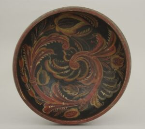 Hand carved bowl with inscription on interior rim and Vest-Agder style rosemaling - Rosemaling