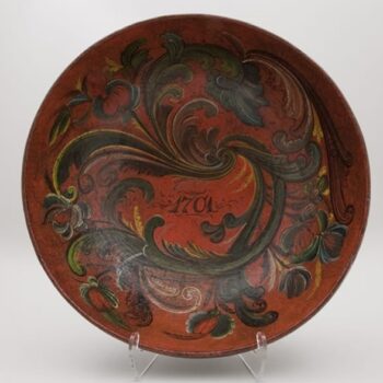Large bowl carved from a single piece of wood, The design of the bowl is too intricate for a date of 1701 - Rosemaling