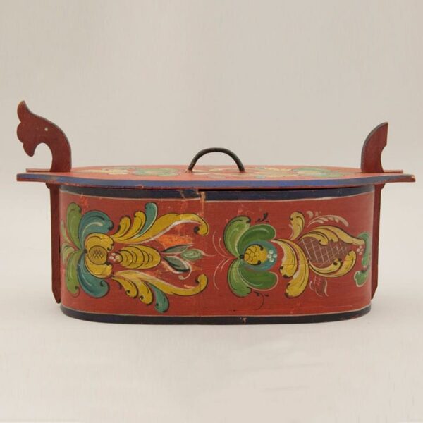 Bentwood box with rosemaling in the Hallingdal style - Rosemaling