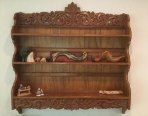 Acanthus-carved plate rack © 1984 Hans Sandom Acanthus-carved plate rack © 1984 Hans Sandom